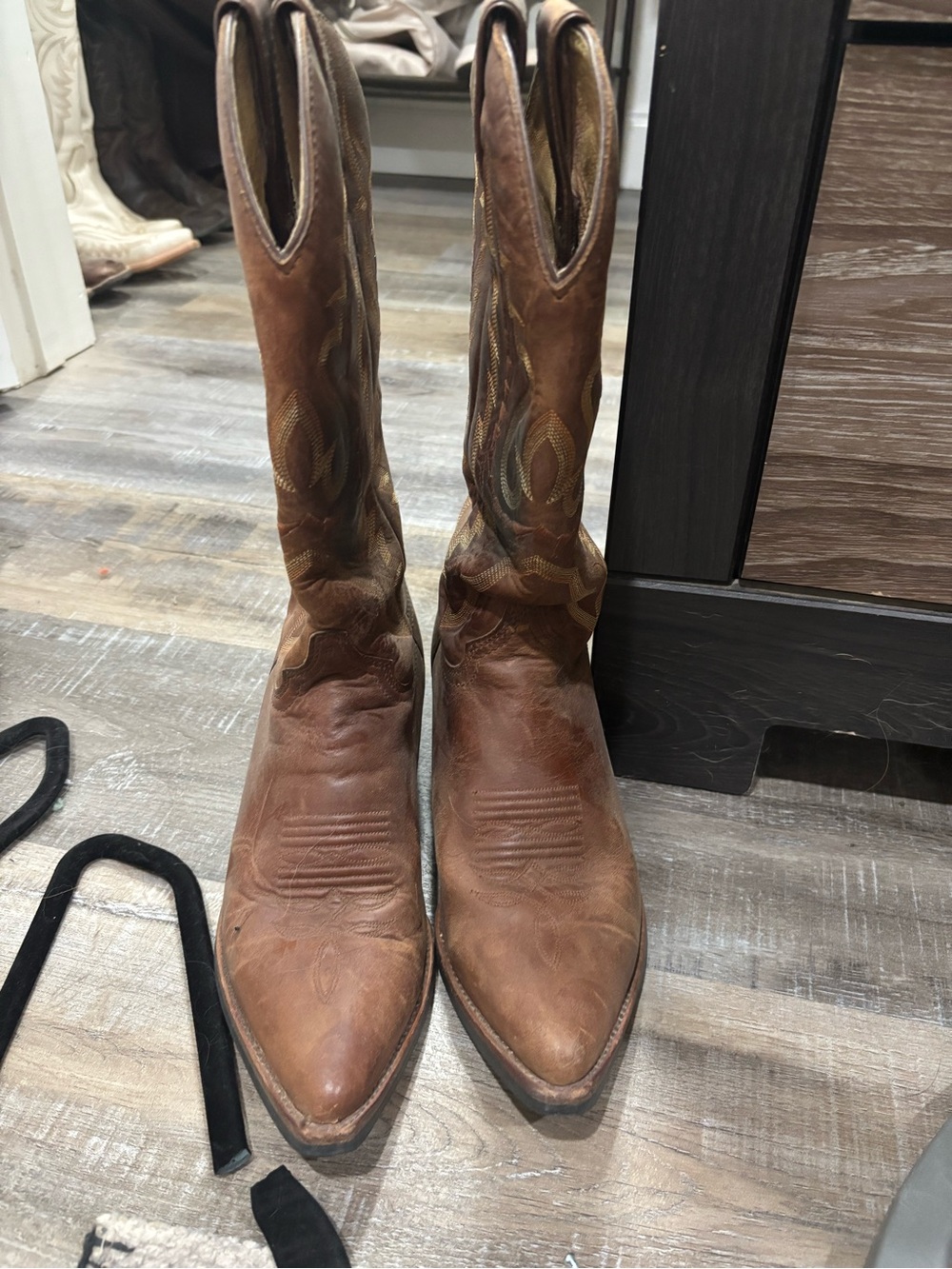 Justin Classic Brown Leather Cowboy Boots
